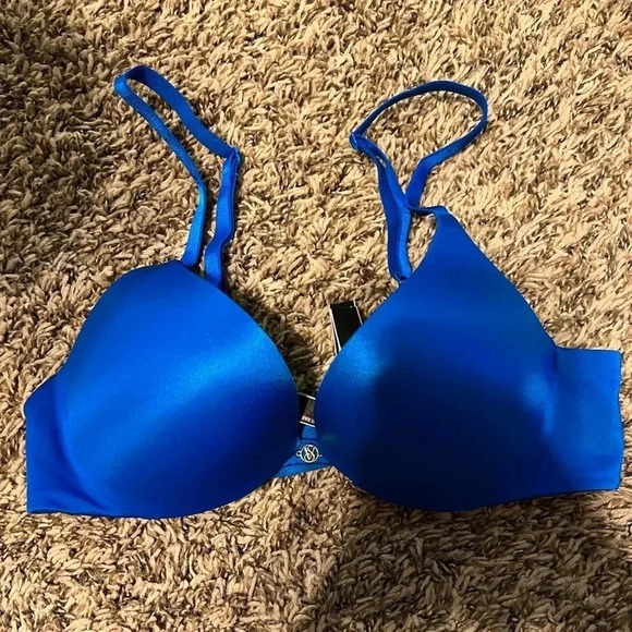 Victoria's Secret Other - Victoria Secret gorgeous blue satin bra